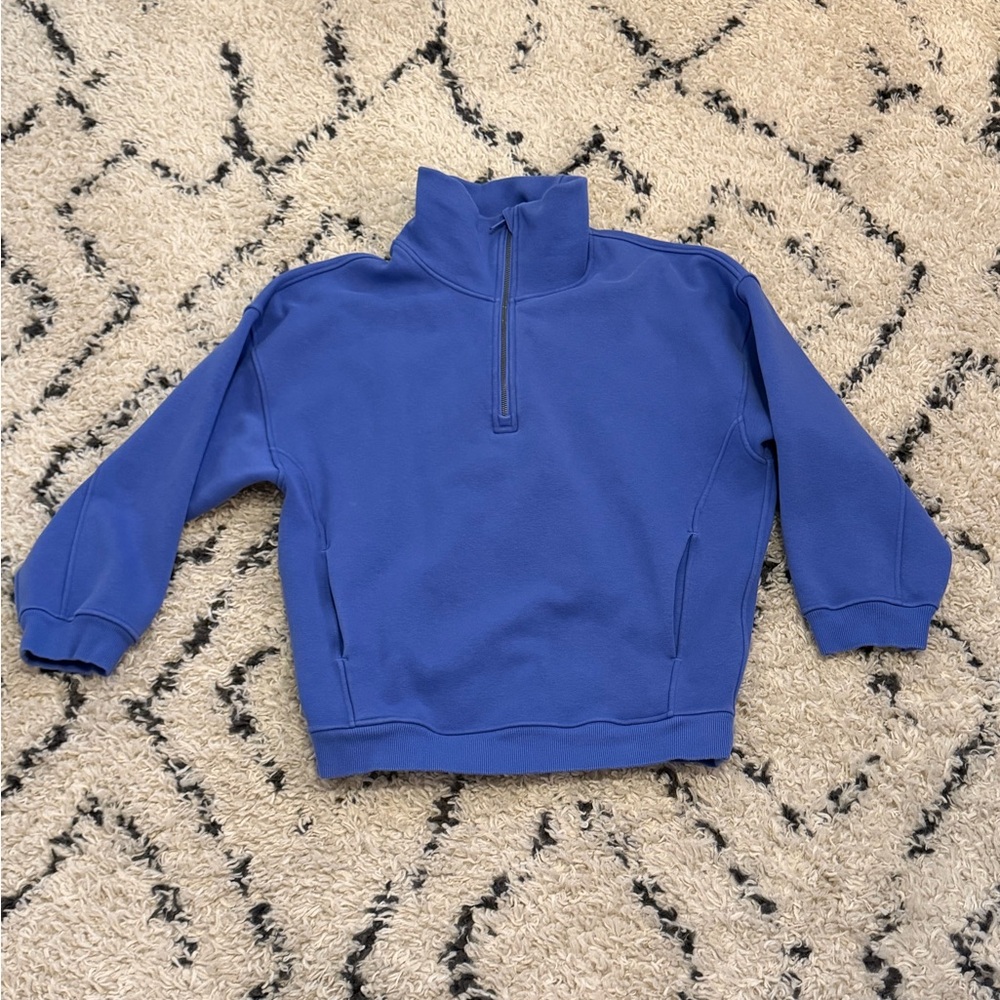 Woman Lululemon Blue Sweatshirt
